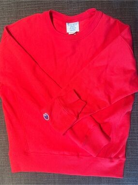 Champion  Women’s Red Crewneck Sweatshirt - Classic Athletic Fit